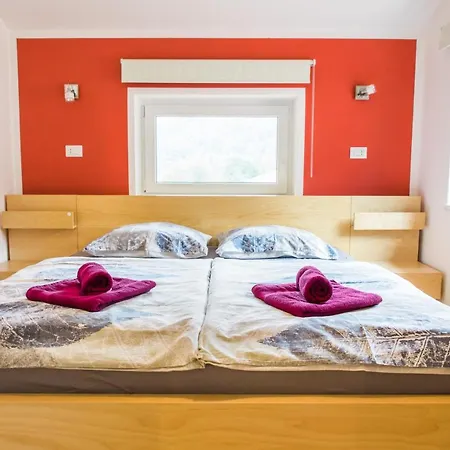 Apartment Apartmaji Kuscar Volce